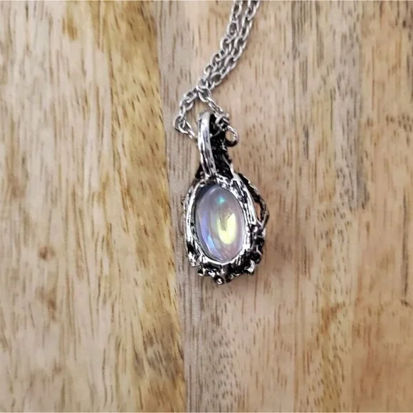 Emory Rose Iridescent Reflective Antique Silver Look Necklace - Picture 3 of 4